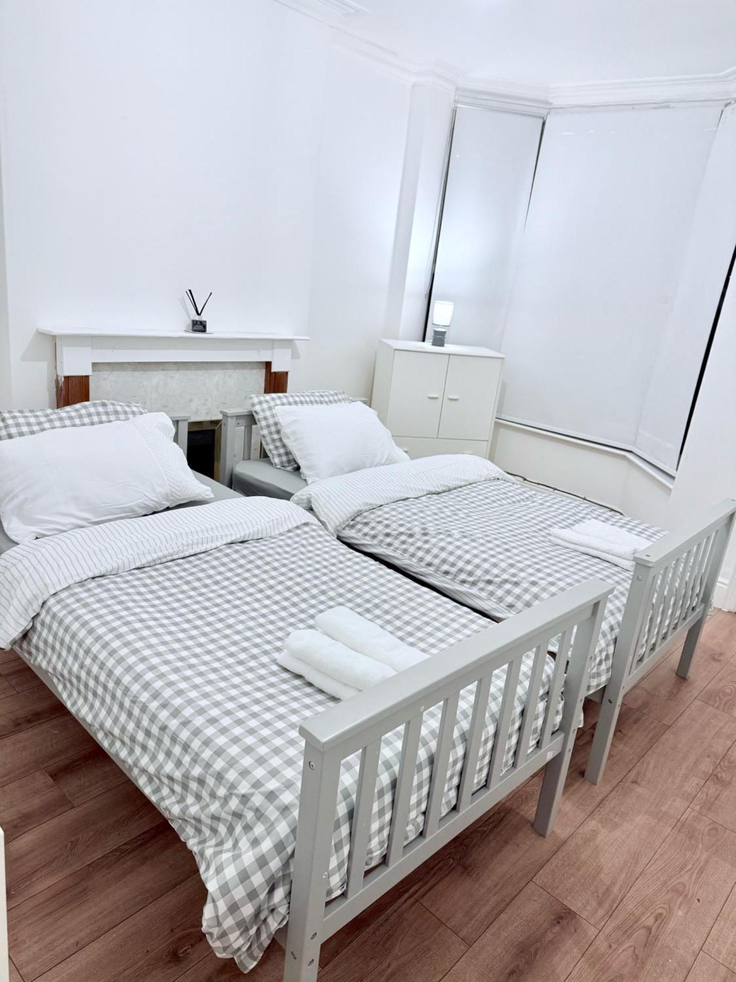 3 Bedroom Terraced Home Nottingham Extérieur photo